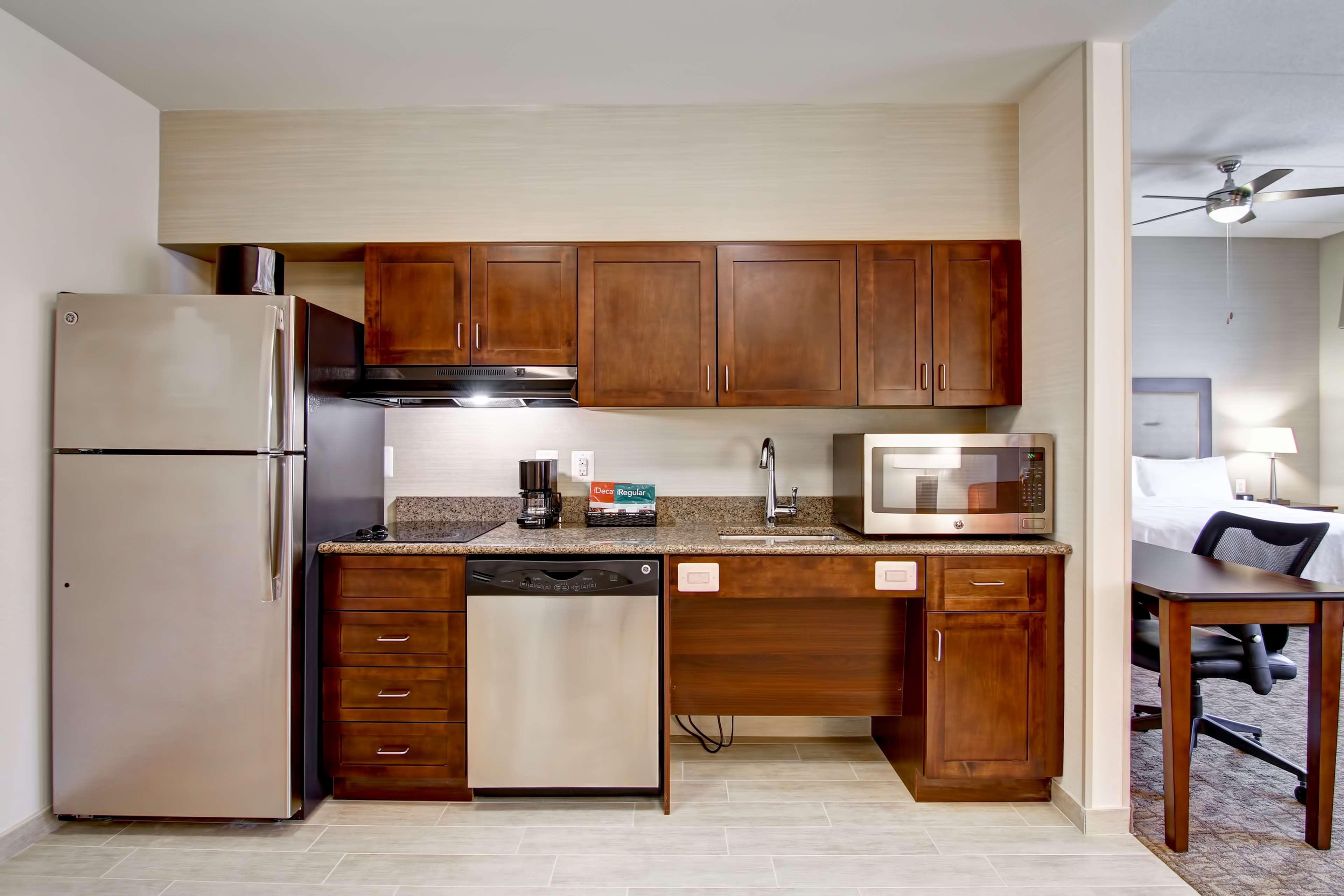 Homewood Suites By Hilton Вудбридж Экстерьер фото