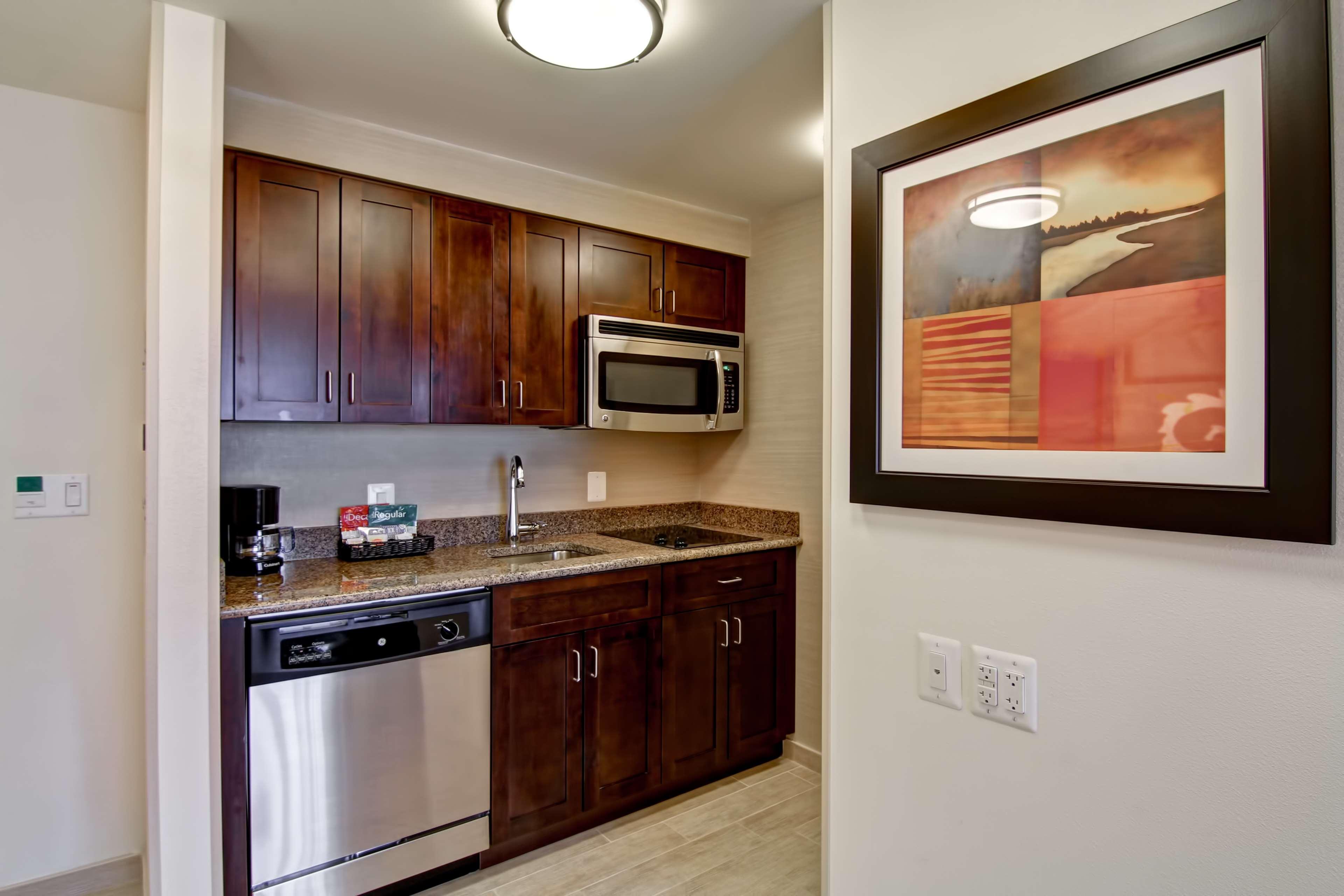 Homewood Suites By Hilton Вудбридж Экстерьер фото
