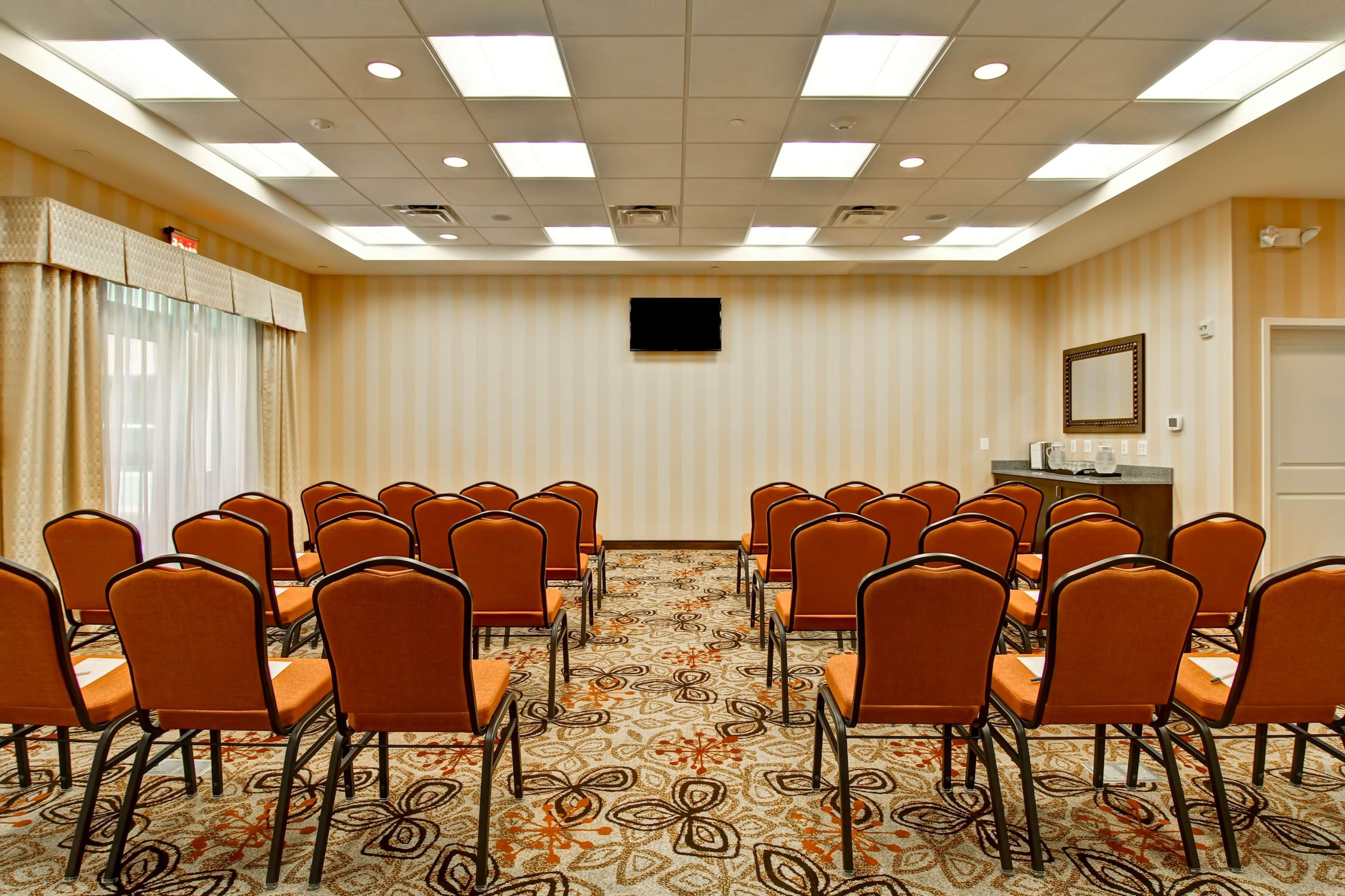 Homewood Suites By Hilton Вудбридж Экстерьер фото