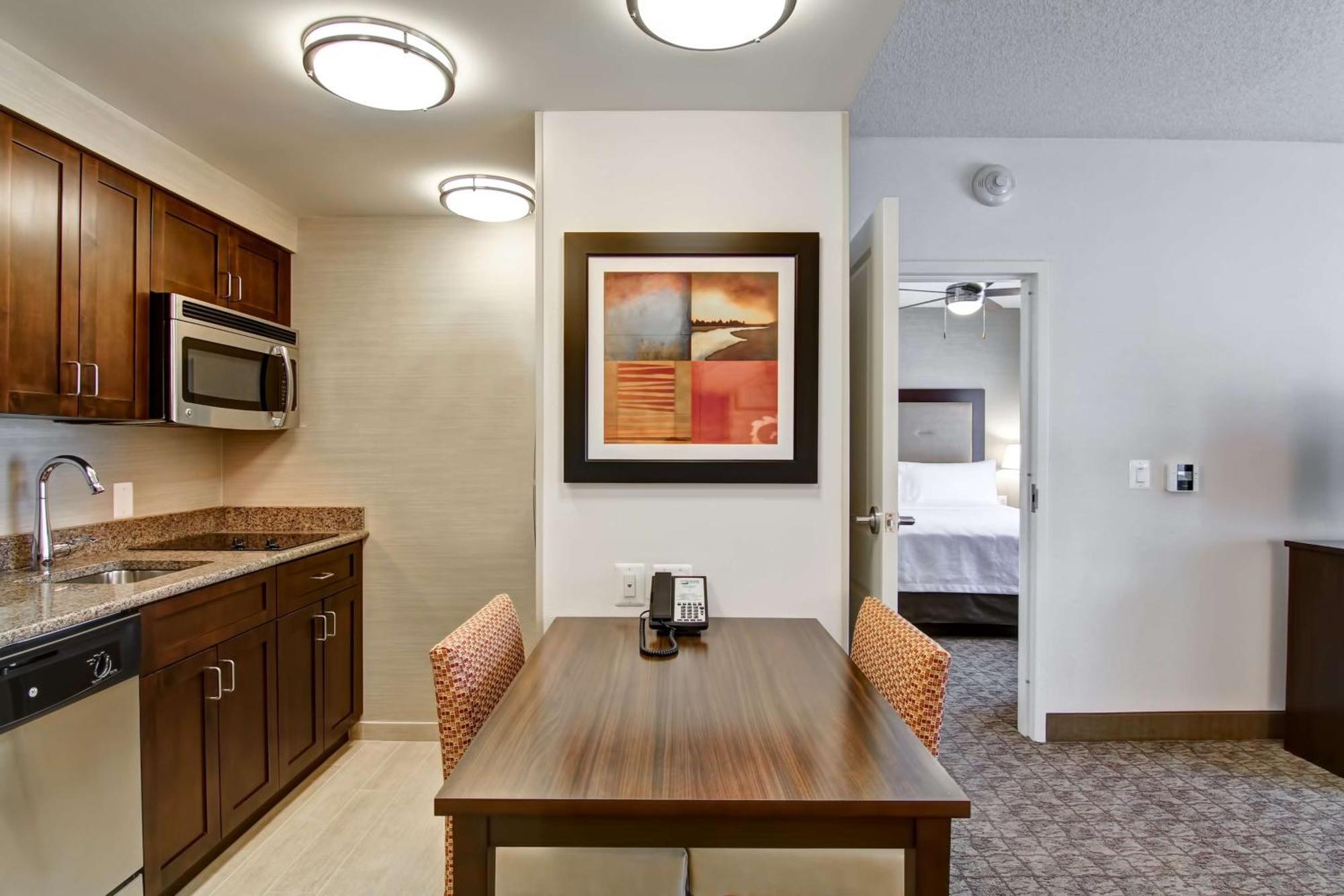 Homewood Suites By Hilton Вудбридж Экстерьер фото